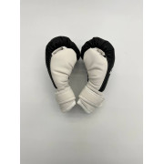 Боксерські рукавиці PRO 4oz, чорно - білі - екошкіра